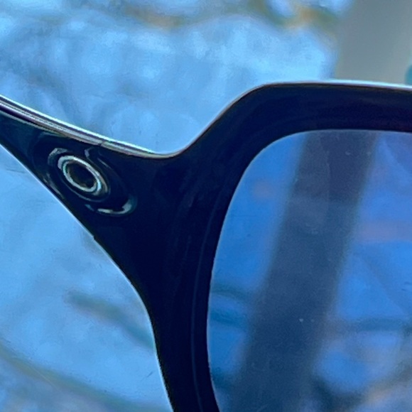Oakley Black Sunglasses - Picture 5 of 6